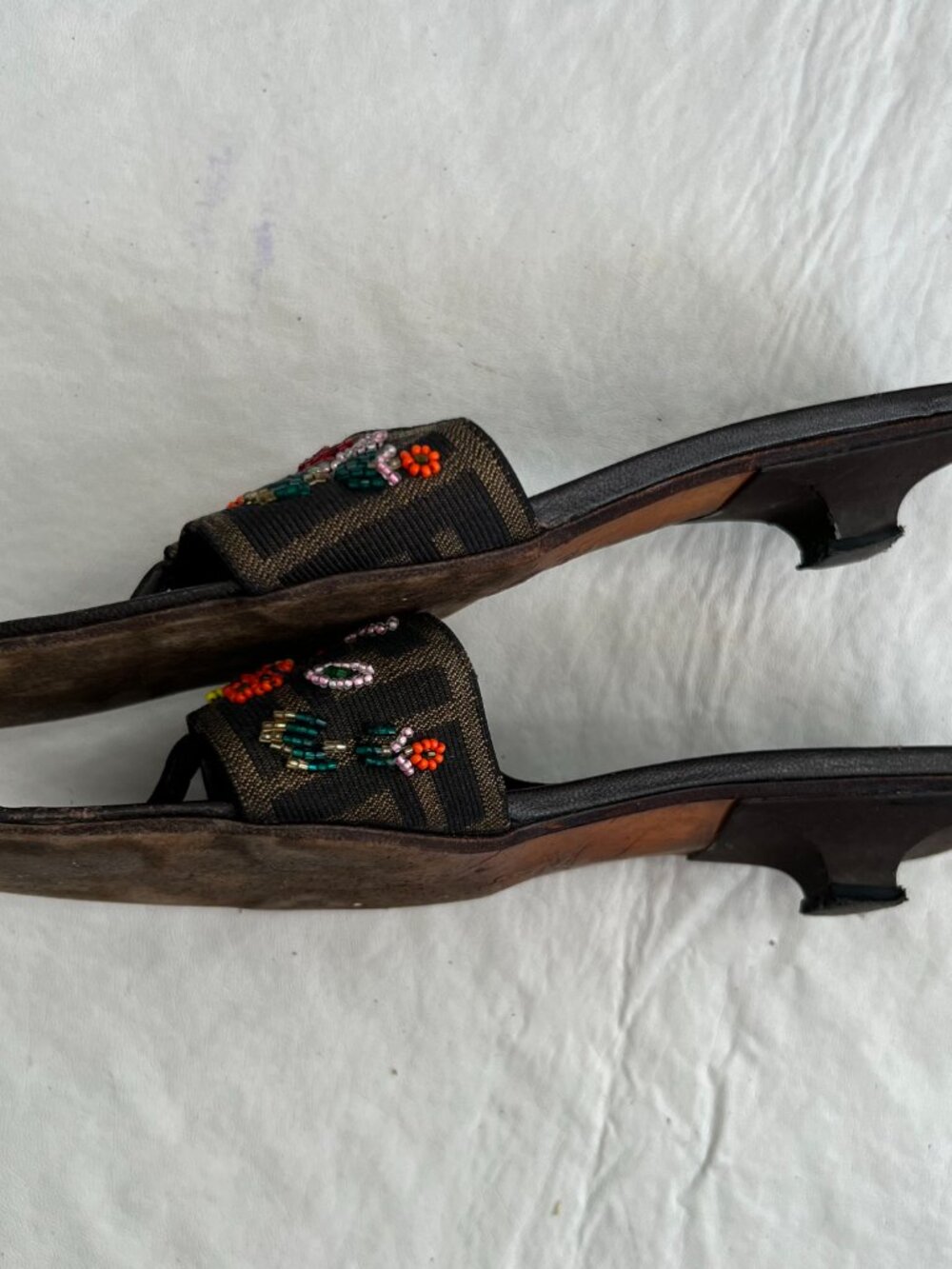 Vintage Fendi sandals kitten heel 7 brown leather fruit beaded zucca jacquard - Picture 6 of 12